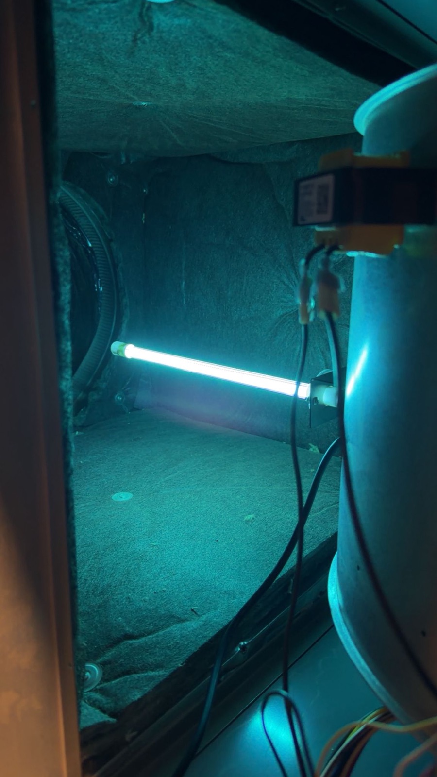 Ultraviolet UV-C in-duct purification installation